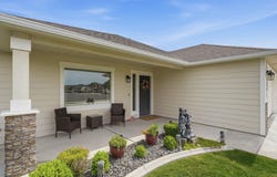 8205 Coldwater Dr, Pasco, WA 99301