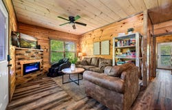 2243 Wingspan Drive, Sevierville, TN 37876