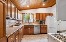 13376 Elaine Court, Savage, MN 55378