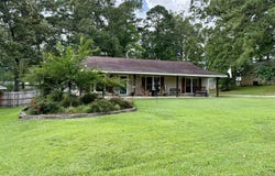 1122   West Sharbono, Jena, LA 71342