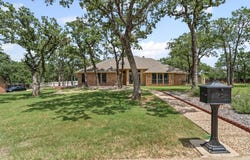 708 Shady Creek Drive, Kennedale, TX 76060