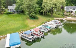 180 S Lake Doster Drive, Plainwell, MI 49080