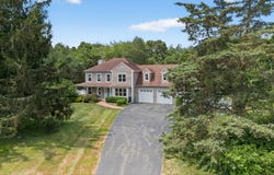 894 Vauxhall St Extension, Waterford, CT 06385