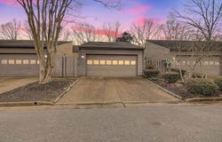 1674 E RAVENHILL Dr, Germantown, TN 38138