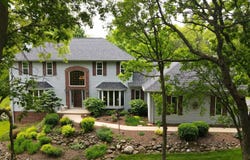 936 Broken Bow Ct, Delafield, WI 53018