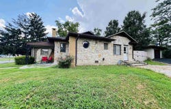 385 3RD Street, Omaha, IL 62871