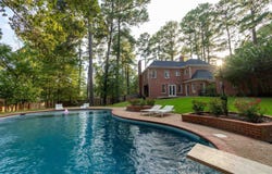 301 Hunters Creek Dr, Longview, TX 75605