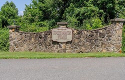 151 Creekside Ter, Franklin, NC 28734