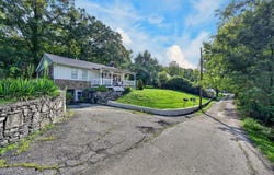 14 Houze Street, Aurora, IN 47001
