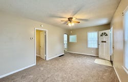 909 N Elm St, Hutchinson, KS 67502