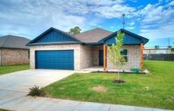 1113 N Silver Leaf Drive, Moore, OK 73160