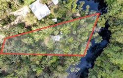 1528 NE PALM Street, Steinhatchee, FL 32359