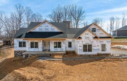 12 VALLEY MANOR DR, STAUNTON, VA 24401