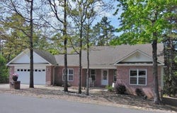 28 Resplandor Way, Hot Springs Village, AR 71909