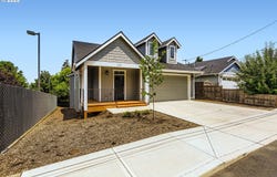 415 PEARL ST, Oregon City, OR 97045