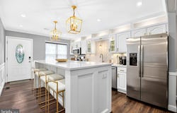 4 FARNWOOD Road, MT LAUREL, NJ 08054