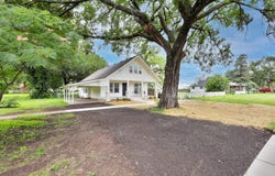 421 S Walnut St, Douglass, KS 67039
