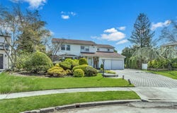 16 Foxhurst Court, Manhasset Hills, NY 11040