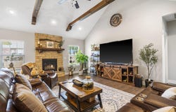 902 N 19th Avenue, Ozark, MO 65721