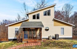 62 SUMMIT CT, ROSELAND, VA 22967