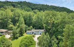 355 E Chestnut Hill Rd, Townsend, TN 37882