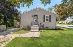 71 Waycross Drive, Warwick, RI 02888