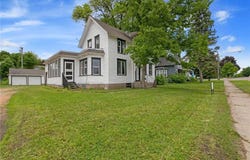 1319 Hennepin Avenue N, Glencoe, MN 55336