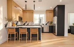 11730 Gilmore, North Hollywood, CA 91606