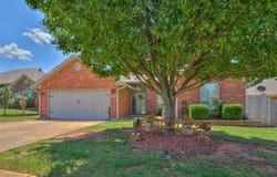 2120 NE 4th Street, Moore, OK 73160