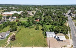 1220 Elm Street, Waco, TX 76704