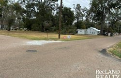610 E Florida St, Delhi, LA 71232