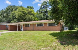 934 Mockingbird, Nacogdoches, TX 75964