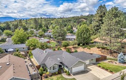1005 NW Cooke Avenue, Grants Pass, OR 97526