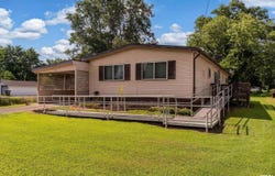 208 W PENNSYLVANIA Avenue, Pittsburg, IL 62974