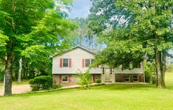 1945 NW ACADEMY Dr, Fayette, AL 35555