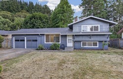 18624 SE CLINTON St, Gresham, OR 97030