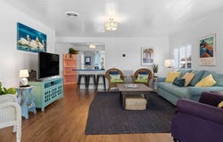 1127 S Live Oak St, ROCKPORT, TX 78382