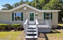 190 Bellhammon Forest Drive, Rocky Point, NC 28457