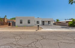 9042 E Maple Leaf Drive, Tucson, AZ 85710
