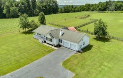 3401 Waller Ferry Rd, Lenoir City, TN 37771