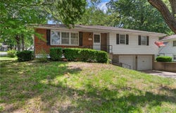 6705 N Bellefontaine Avenue, Gladstone, MO 64119