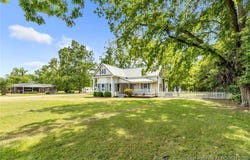 2774 County Line Road, St Pauls, NC 28384