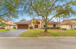 4841 NW 104th Ln, Coral Springs, FL 33076