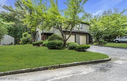 35 Laurie Court, Matawan, NJ 07747