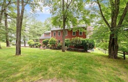 53 Richards Rd, Southborough, MA 01772
