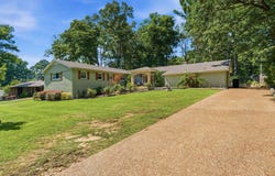 126 Patsy Dr, Florence, AL 35633