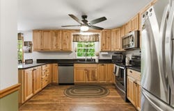 7 1st Street, Lisbon, ME 04252