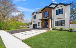 49 Pilgrim Lane, Westbury, NY 11590
