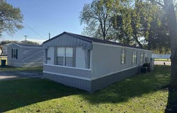 619 Sandy Ln, Morganfield, KY 42437