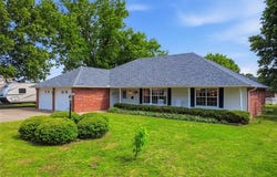 620 Grove Crest Road, Pryor, OK 74361